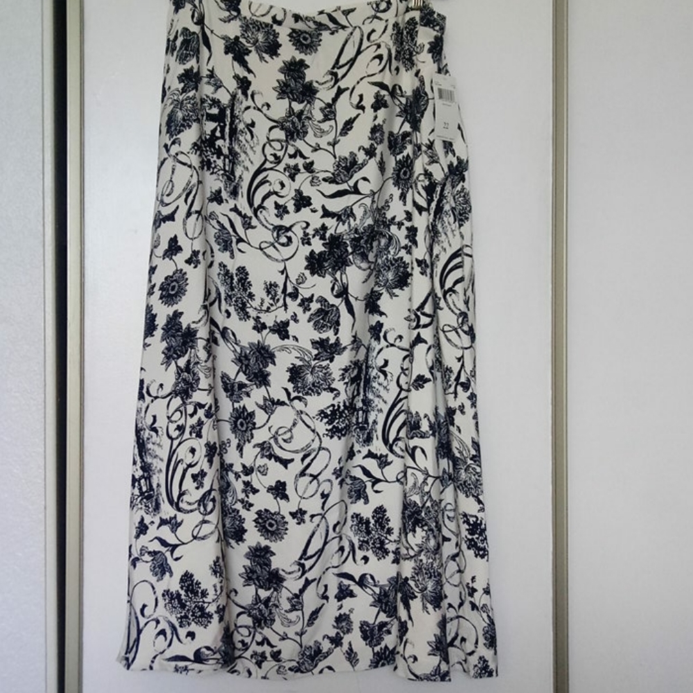 Dana Buchman Skirt